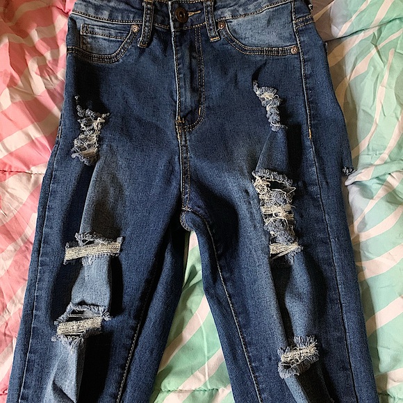 Very Distressed Dark wash jeans - Picture 1 of 3